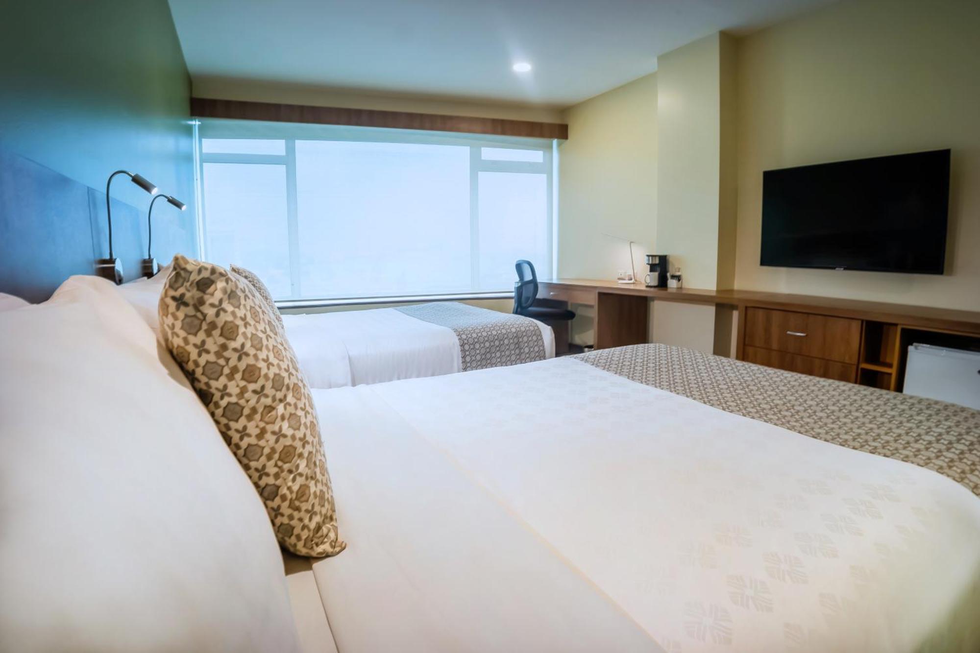 Wyndham Garden Guayaquil Hotel Exterior foto